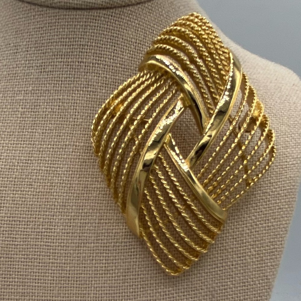 Vintage Large Monet Gold-Tone Woven Textured Brooch Midcentury High End Rare